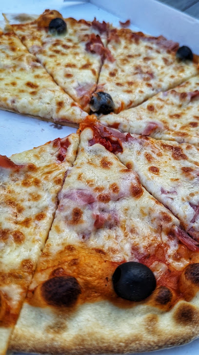 Pizza de le pizz'poul à Saint-Pantaléon-de-Larche